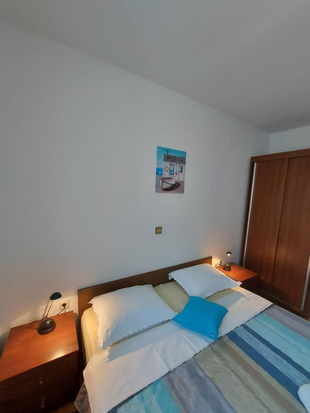Apartments By The Sea Duce, Omis - 2731 Dugi Rat Phòng bức ảnh