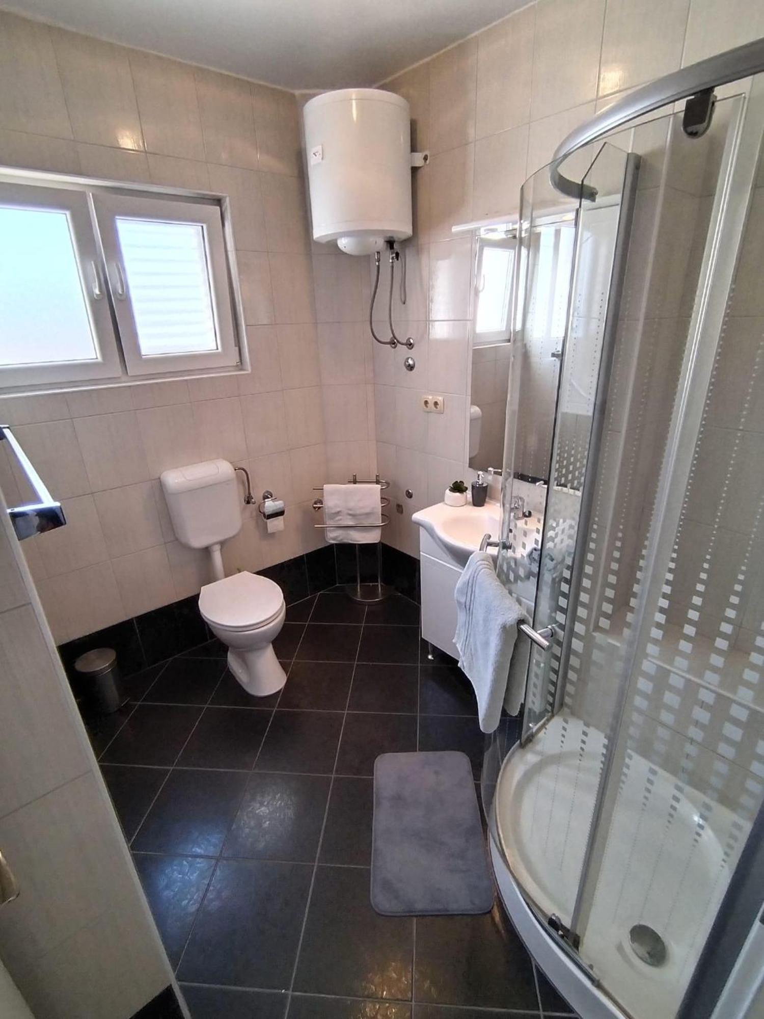 Apartments By The Sea Duce, Omis - 2731 Dugi Rat Phòng bức ảnh